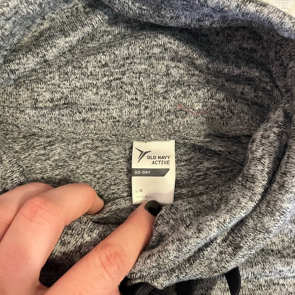 Old Navy Winter Athletic Pullover - Picture 4 of 6